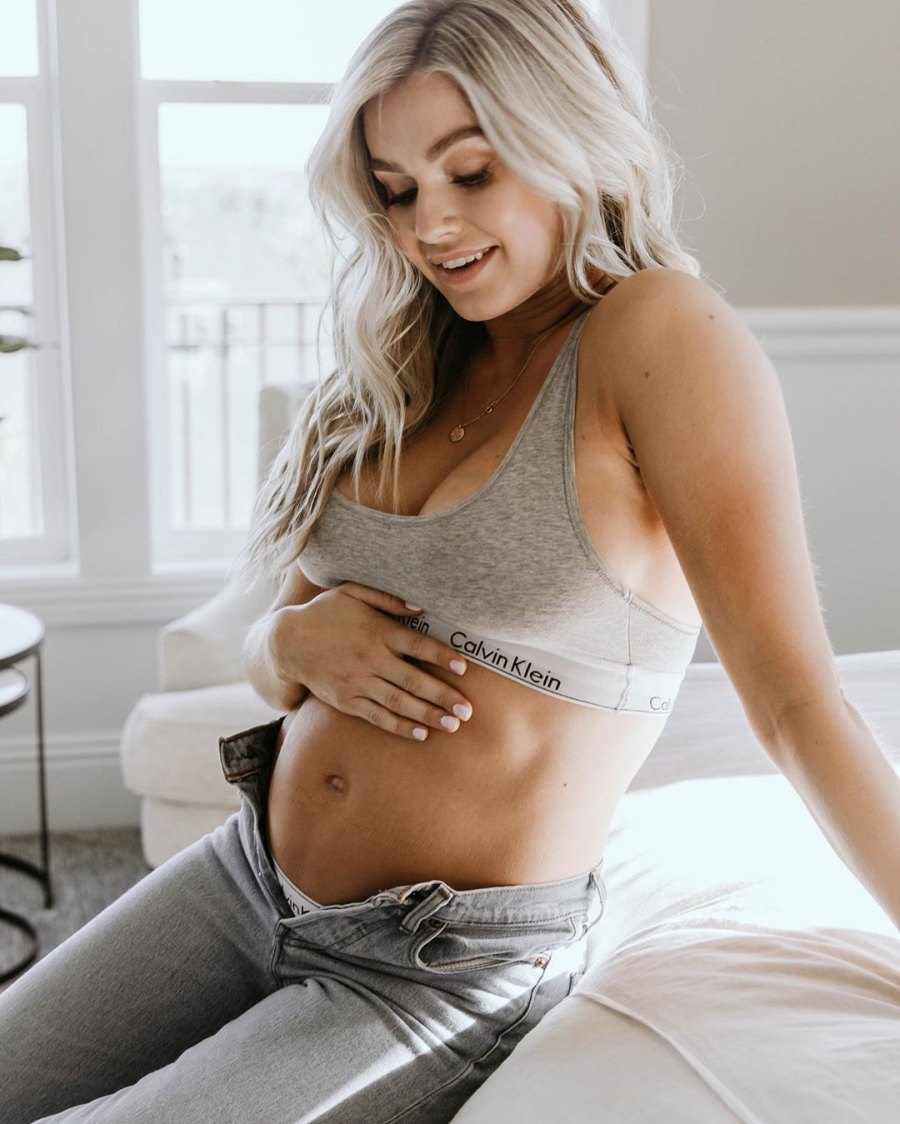 lindsay arnold baby bump