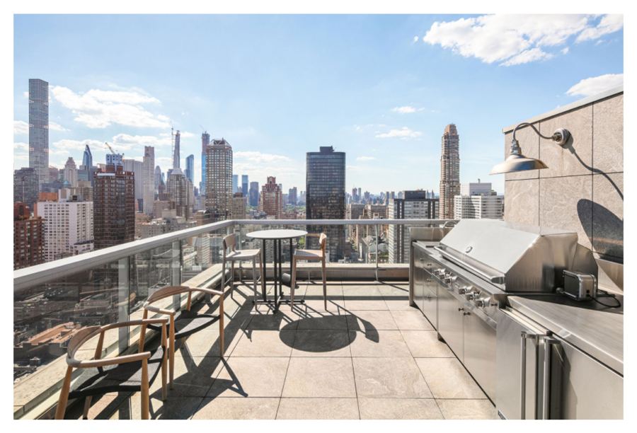 Jennifer Lawrence Sells New York City Penthouse at a Major Loss