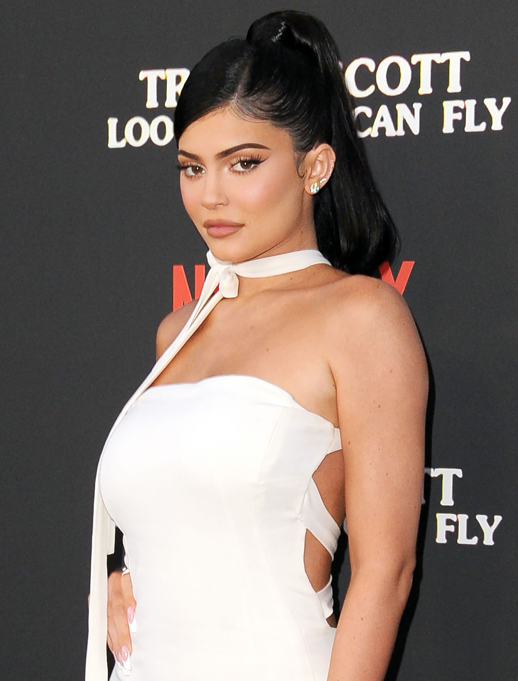 Whoa! Kylie Jenner Looks Totally Different in Before and After Makeup-Free Pics