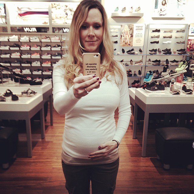 Paula Meronek baby bump