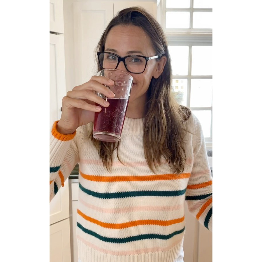 Watch Jennifer Garner Make Super Easy Blueberry Juice