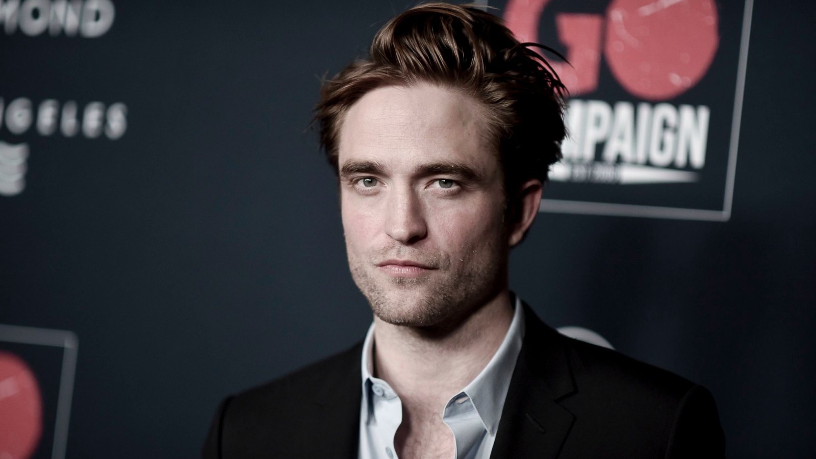 Robert Pattinson Is a Dark and Brooding Batman in 1st Teaser