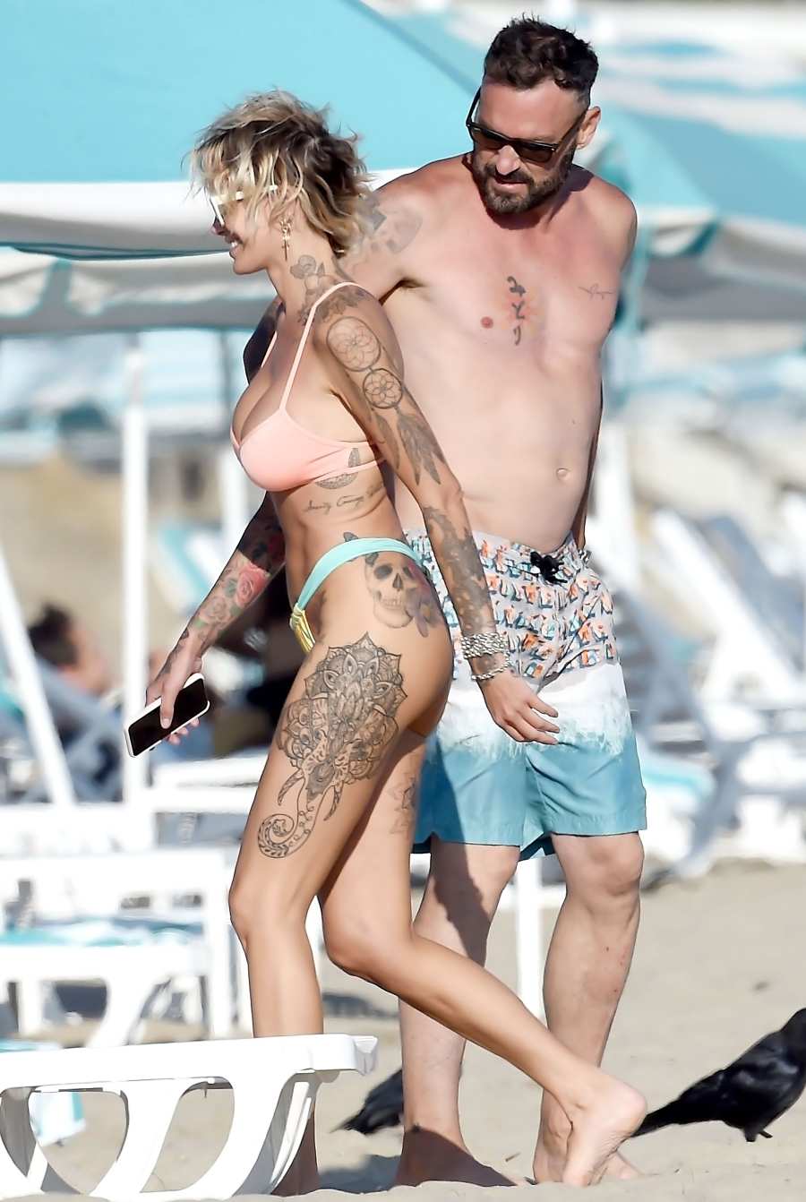 Back On Brian Austin Green Hits Beach With Tina Louise