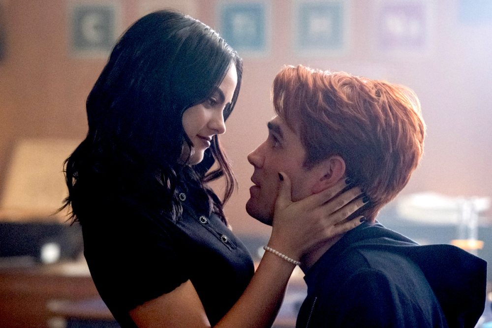 Camila Mendes KJ Apa Riverdale