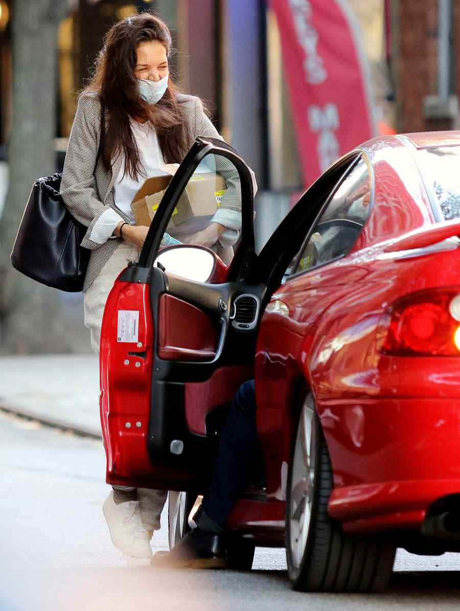 Katie Holmes and Emilio Vitolo Jr Hold Hands on New York City Stroll