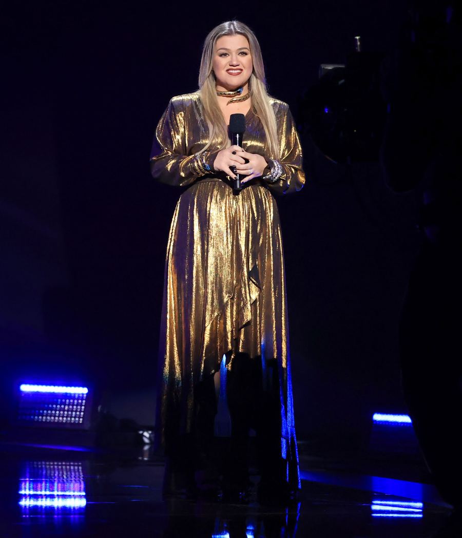 2020 Billboard Awards Red Carpet Arrivals - Kelly Clarkson