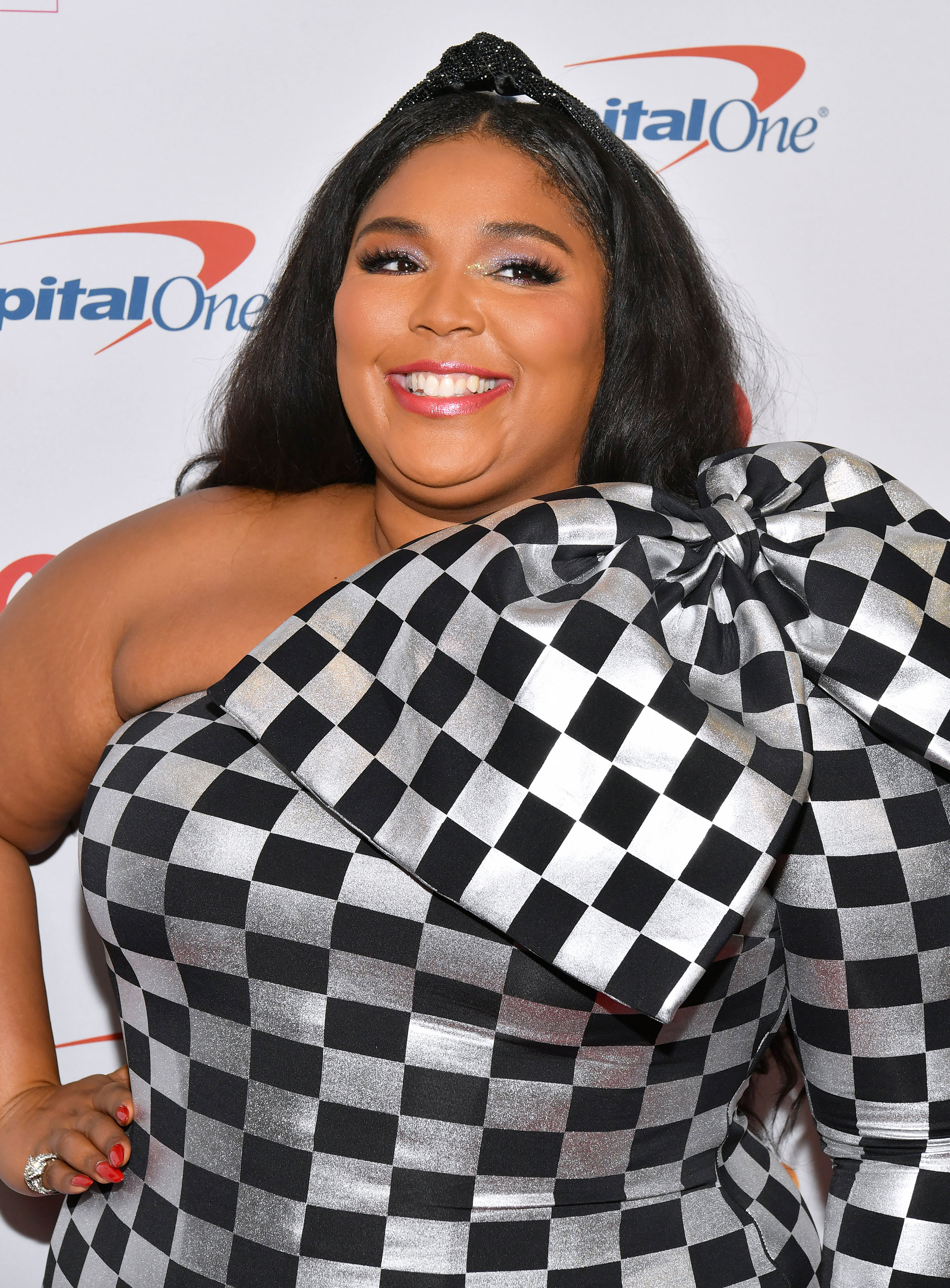 Lizzo Firey Red Strands Might Be Her Hottest Look Yet