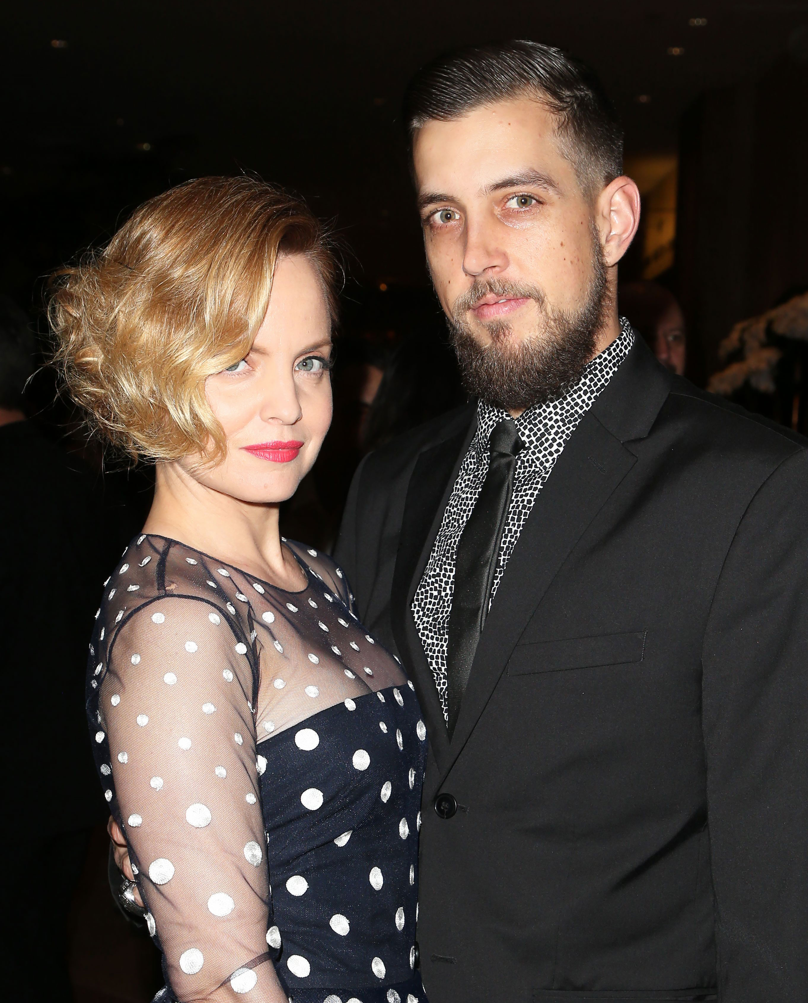 Mena Suvari Gives Birth, Welcomes 1st Child With Husband Michael Hope