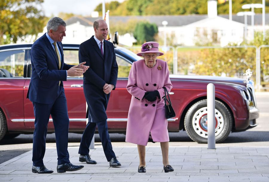 Queen Elizabeth II Appears at 1st Royal Engagement Since Quarantining in March: Pics