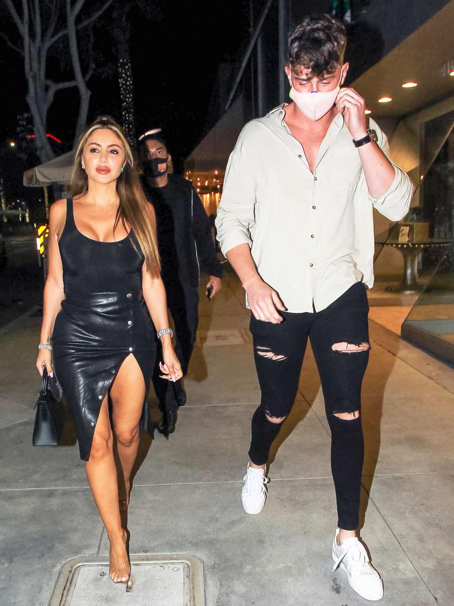 Too Hot to Handle Harry Jowsey Sparks Dating Rumors With Larsa Pippin