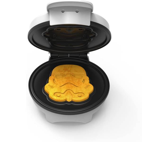 Uncanny Brands Stormtrooper Waffle Maker