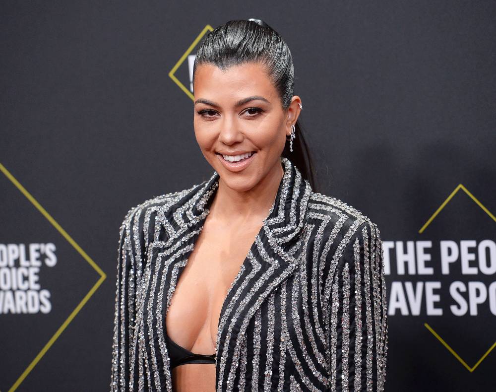 Photoshop Fail? Fans Think Kourtney Kardashian Wasn’t Actually in Family Pic