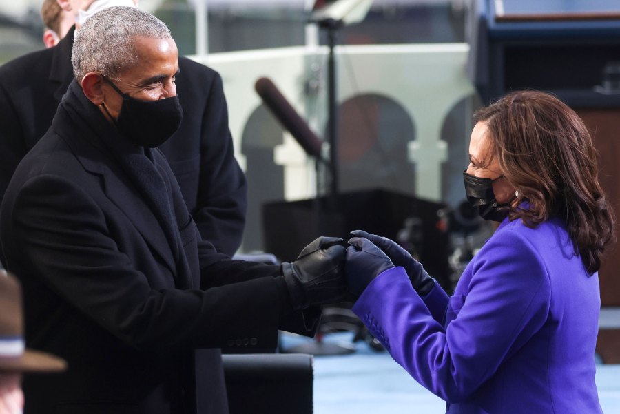 Barack Obama Fist Bumpp Kamala Harris Joe Biden 2021 Inauguration