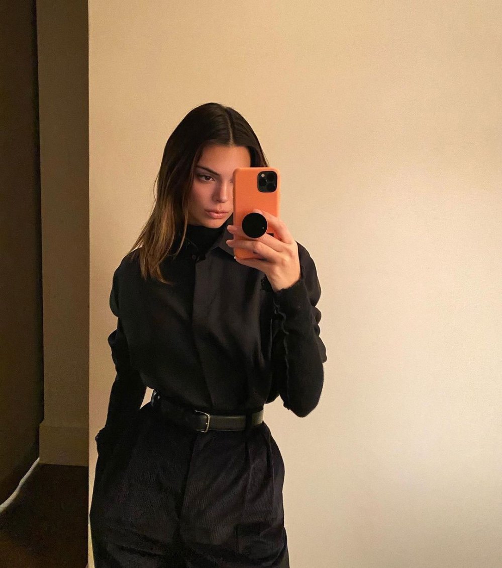 Khloe Kardashian Fans Mistake Her for Sister Kendall Jenner in Workout Selfie