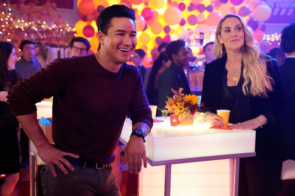 Saved by the Bell Renewed for Second Season Mario Lopez Elizabeth Berkley