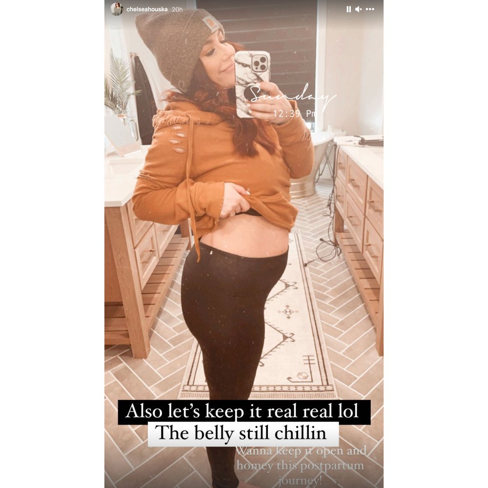 Chelsea Houska Shows Postpartum Stomach and Huge Milk Boobs 5 Days After Daughter Walker Birth