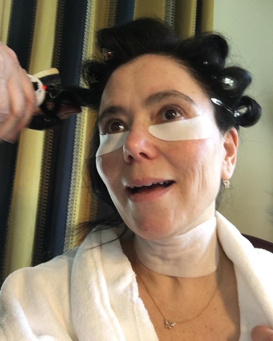 2019 Alex Borstein Golden Globes selfies