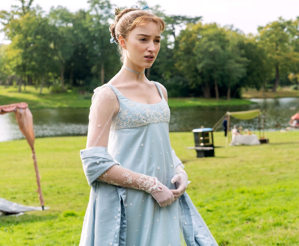 Bridgerton Phoebe Dynevor Responds Neck Acting Compliments