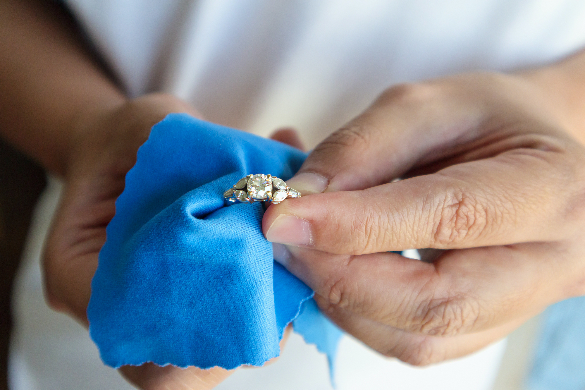 Jewelry-Cleaner-Stock-Photo