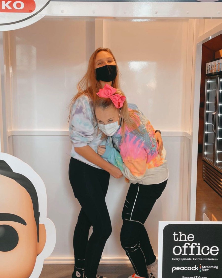 JoJo Siwa Introduces Girlfriend Kylie While Celebrating 1-Month Anniversary