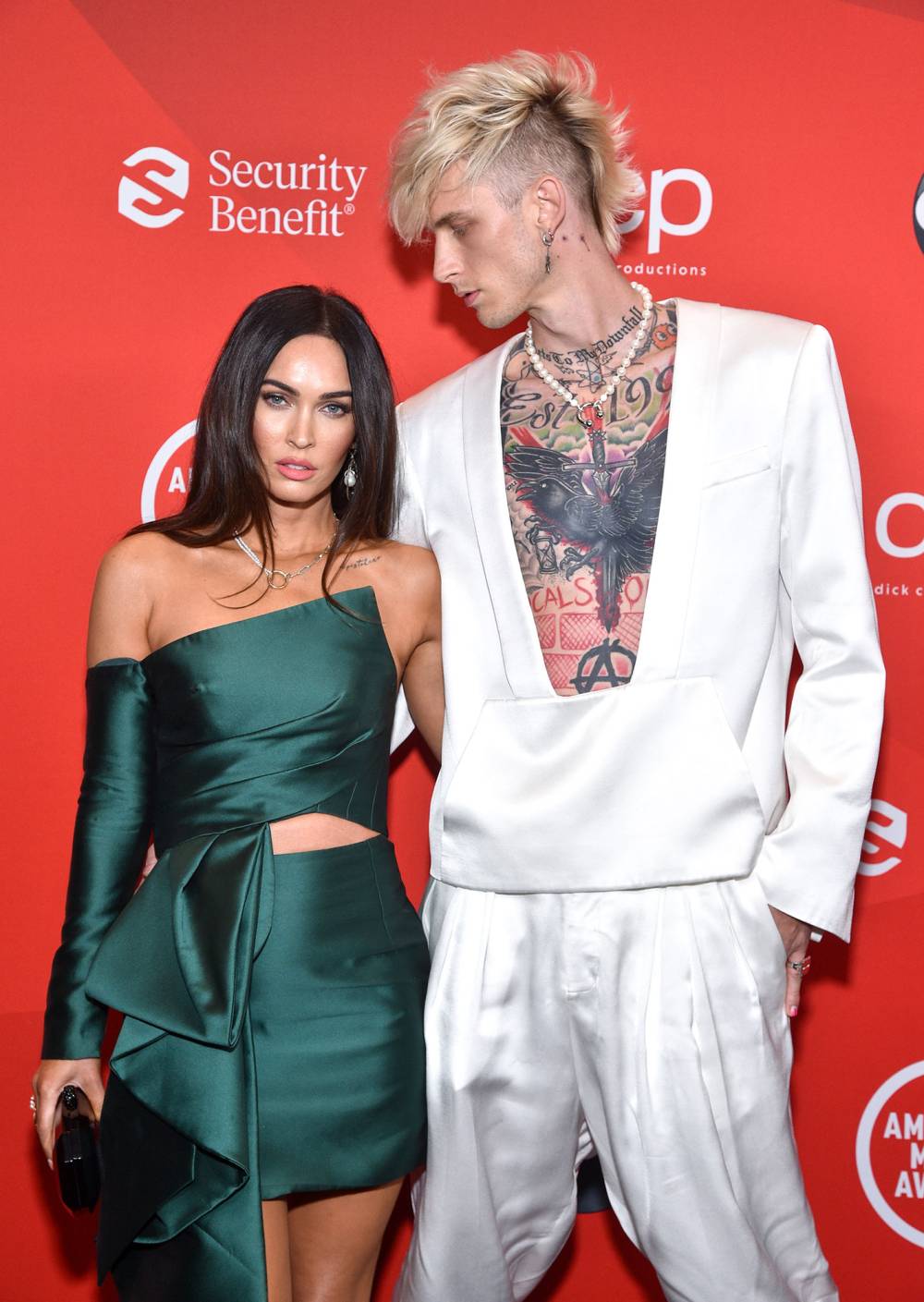 Machine Gun Kelly Wearing Megan Fox Blood Around His Neck Valentines Day