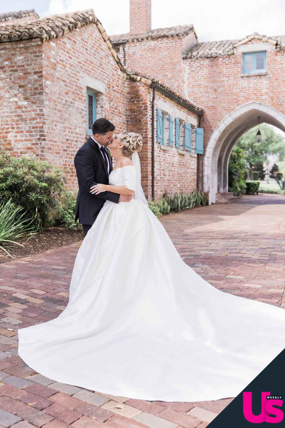 Nicole Franzel and Victor Arroyo Marry in Florida Amid First Pregnancy exc