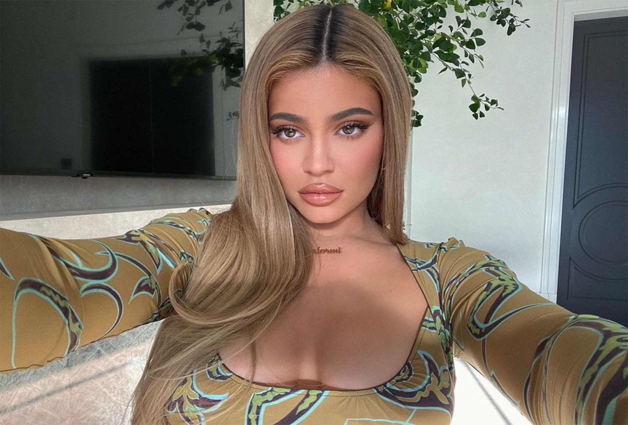 kylie-jenner-earrings-8or