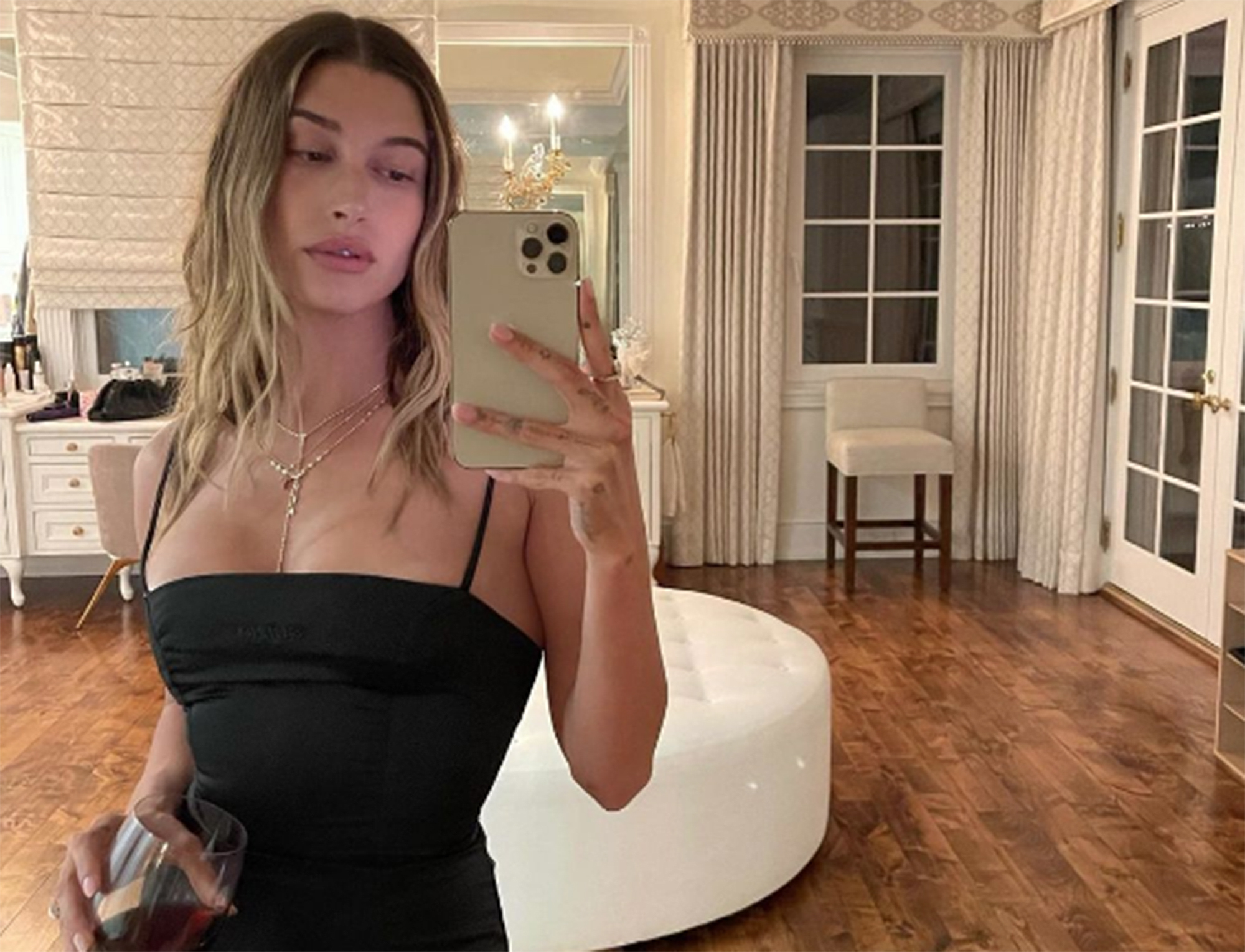 hailey-bieber-baldwin-lbd