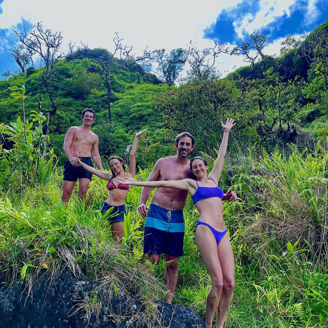 Aaron Rodgers and Shailene’s Maui Getaway With Friends