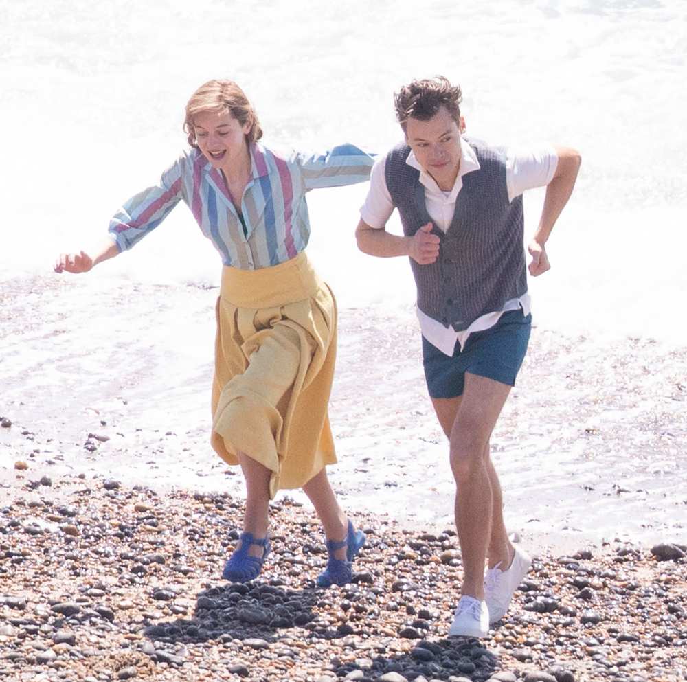 Twitter Is Freaking Out Over Harry Styles’ Ridiculously Short Shorts: Photos