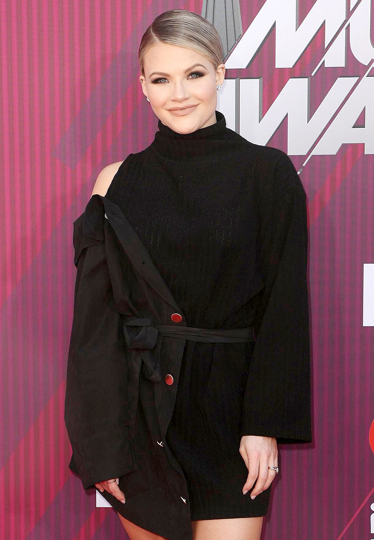 Witney Carson Whats My Diaper Bag