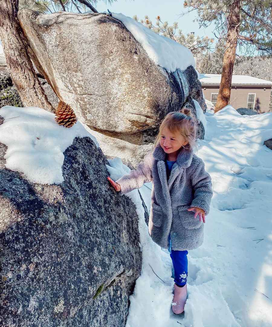 Inside Jade Roper and Tanner Tolbert’s Cabin Build for Family of 5: Photos