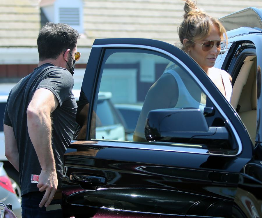 Ben Affleck and Jennifer Lopez Stay Close During Shopping Trip: Photos