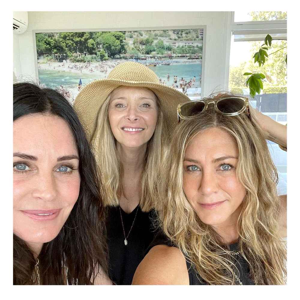 Jennifer Aniston Lisa Kudrow Courteney Cox Reunite 4th of July