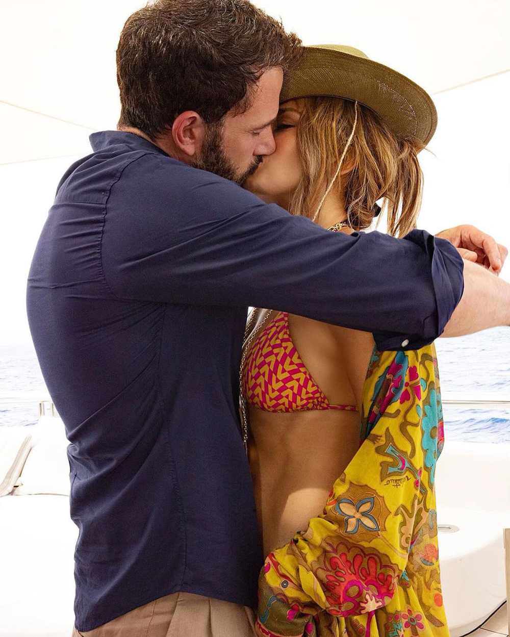 Jennifer Lopez Ben Affleck Kiss 52nd Birthday