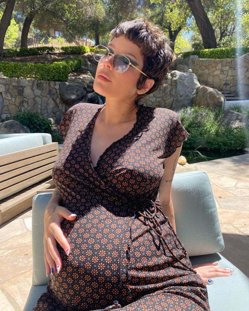 Pregnant Halsey Explains Why They Didn’t Take Prenatal Vitamins I Felt Like ‘a Failure'