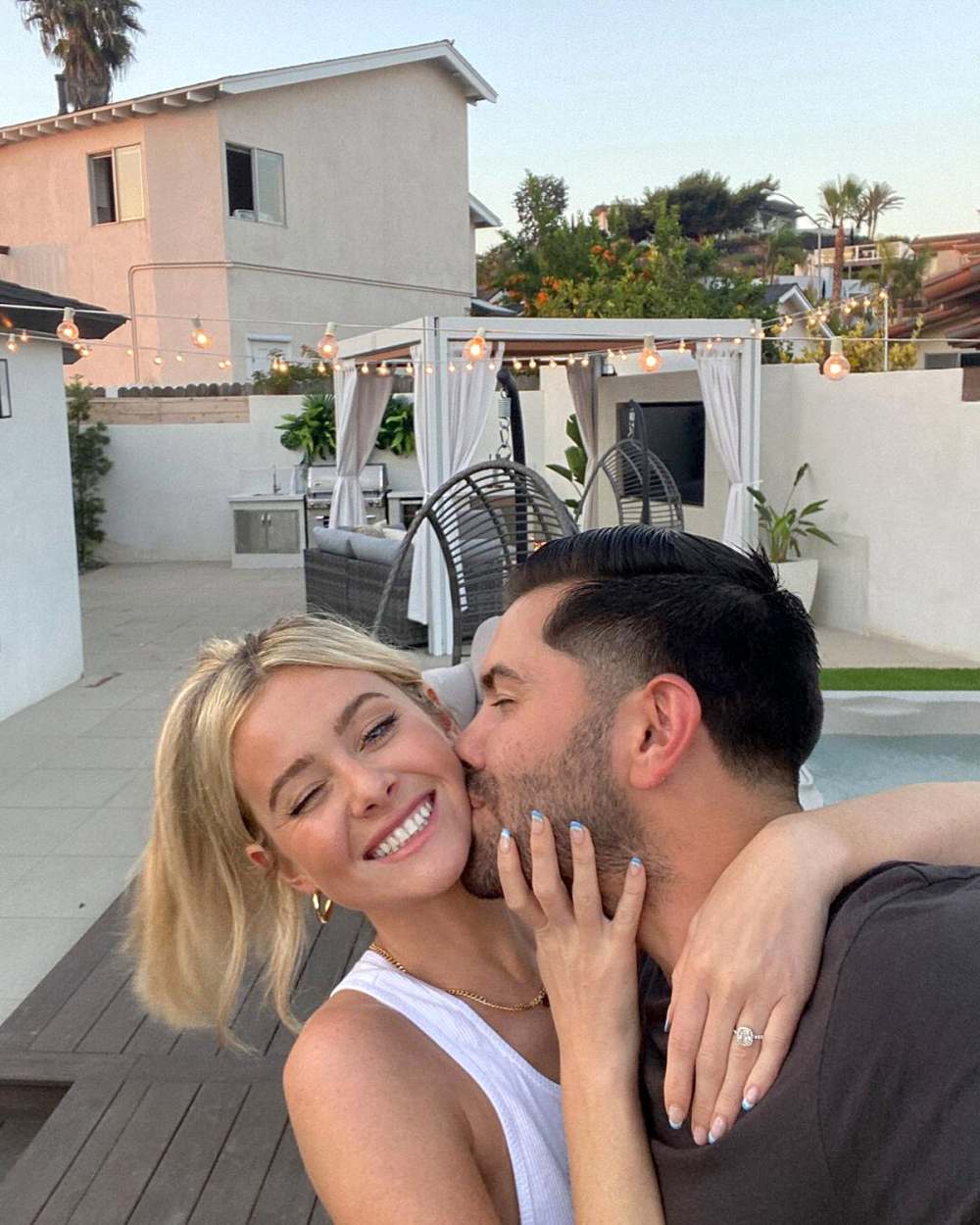 The Bachelor Hannah Godwin Dylan Barbour Reveal Their New Backyard