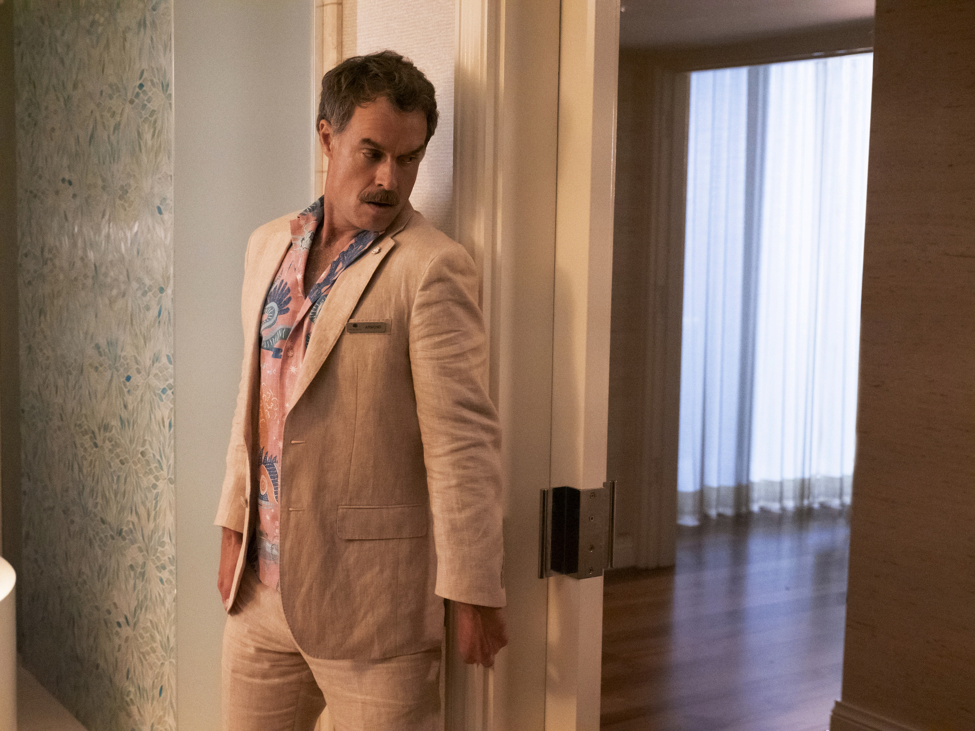 White Lotus’ Creator, Star Murray Bartlett Break Down Finale