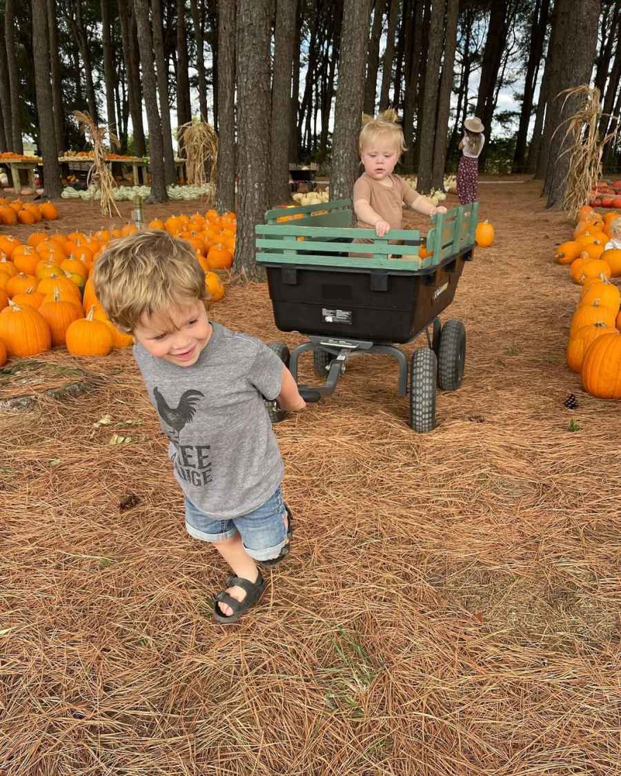 Celebrity Families' Pumpkin Patch and Apple Picking Photos Joy Anna Duggar