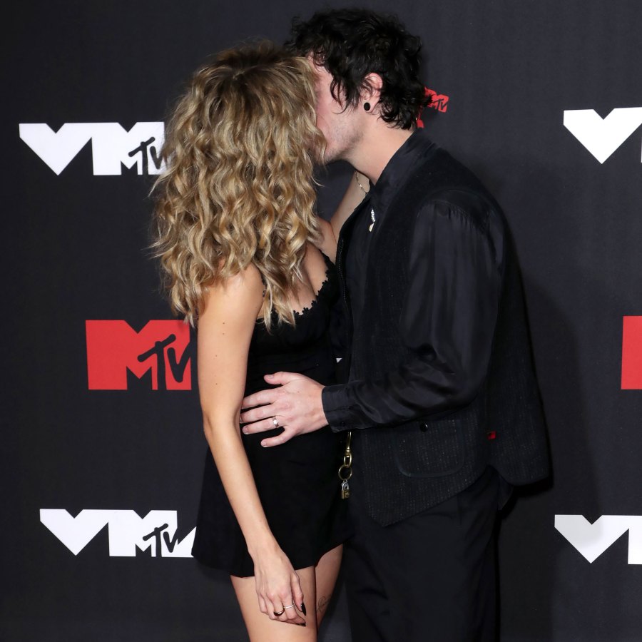 VMAs 2021 Debby Ryan, Josh Dun and More Couples' VMAs PDA Through the Years