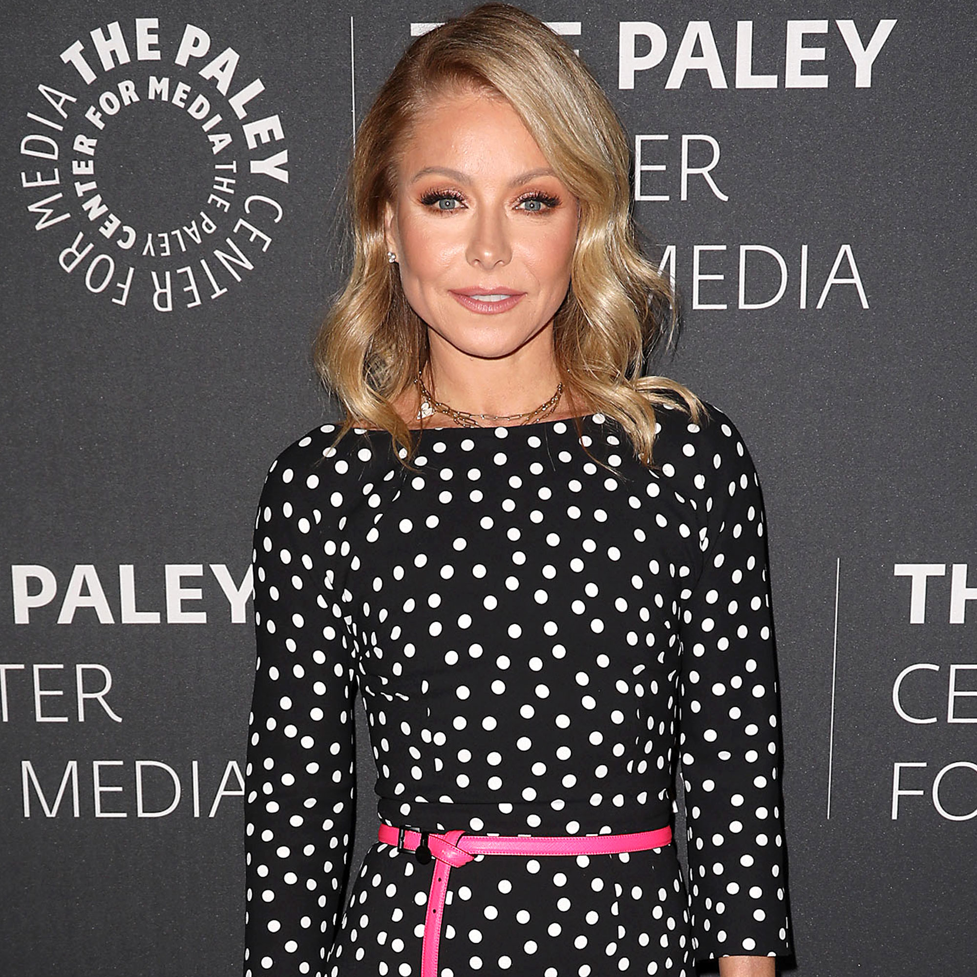 Kelly Ripa Claps Back at Fan's Accusation Over "Fresh-Faced" Beach Photo
