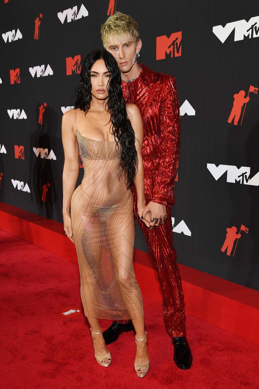 2021 VMAs Whats She Wearing Megan Fox Hold Hands With MGK 2021 VMAs