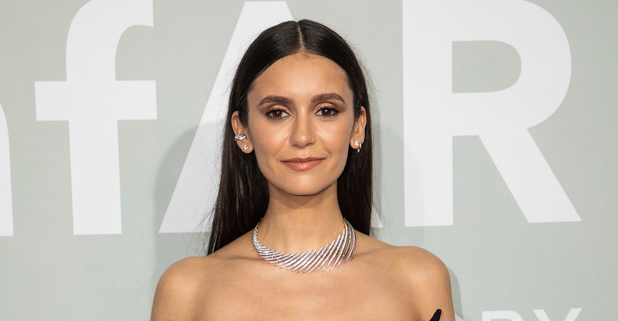 nina-dobrev-acne-treatment