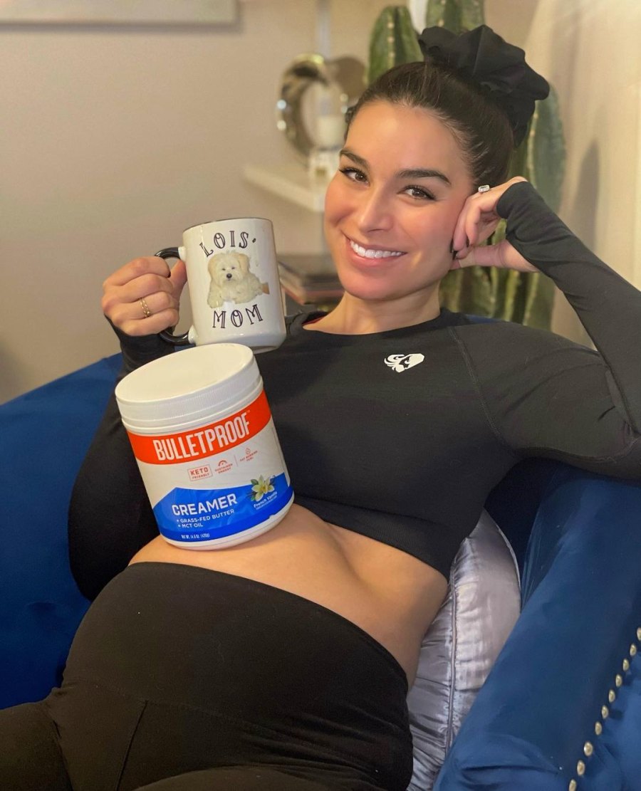 Bachelor’s Ashley Iaconetti Defends Drinking Coffee Amid Pregnancy