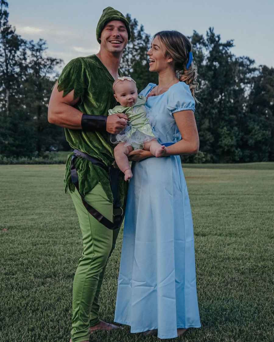 Sadie Robertson and Christian Huff Dress in ‘Peter Pan’ Costumes for Daughter Honey's 1st Halloween: Pics