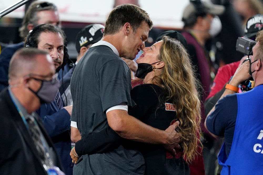 Tom Brady Reflects on ‘Very Difficult Issue’ in Gisele Bundchen Marriage Amid Retirement Discussions