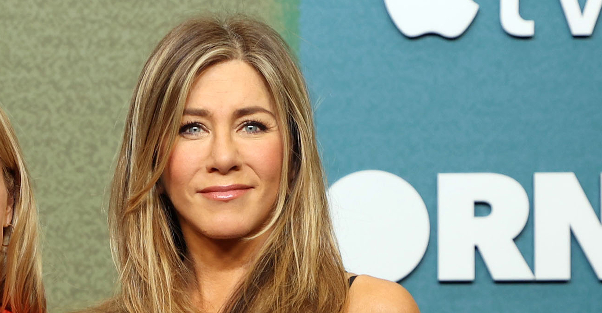 jennifer-aniston-hair-scalp-scrub