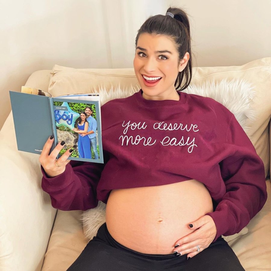 BiP's Pregnant Ashley Iaconetti Shows Bump Progress