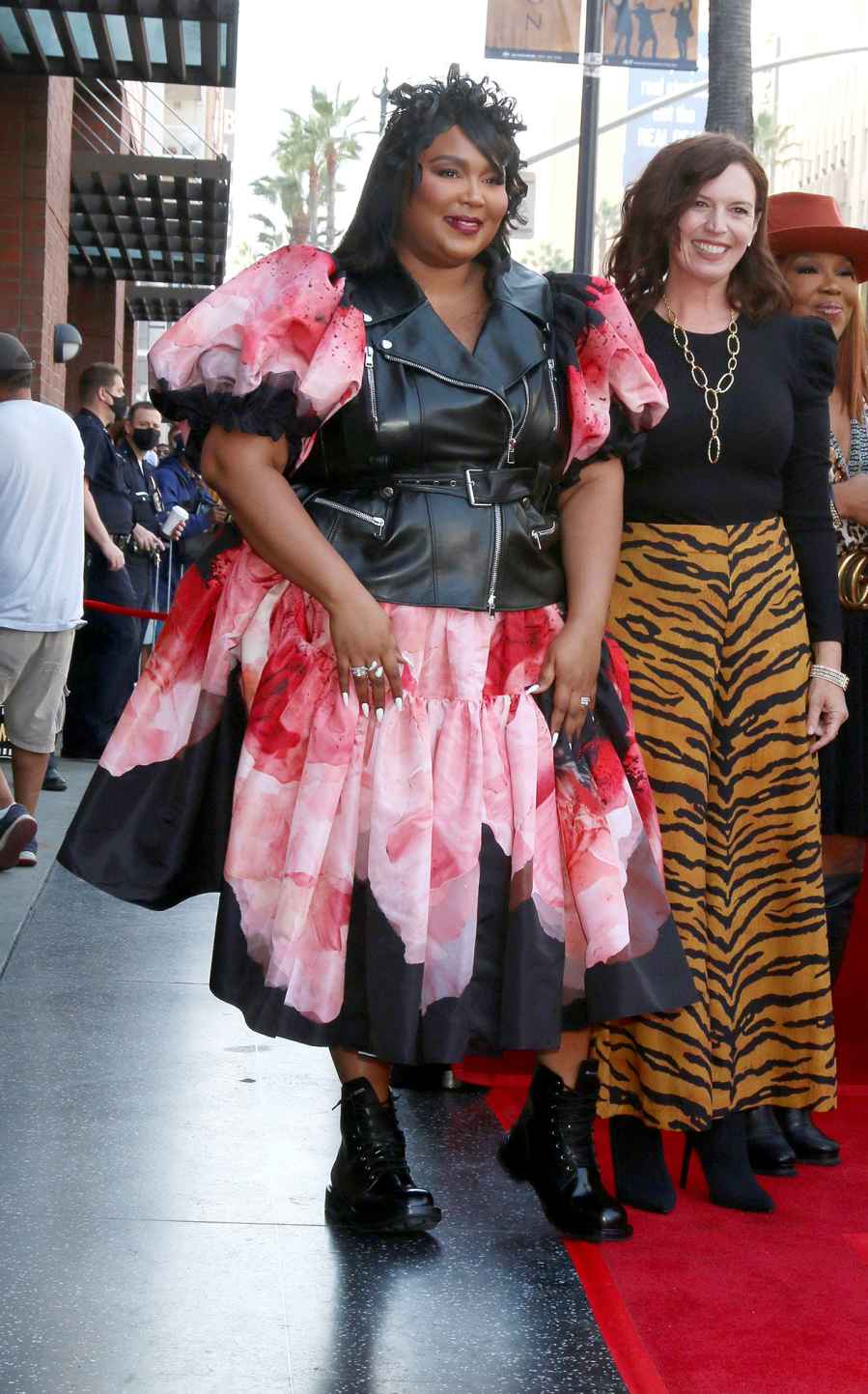 Lizzo Latest Look Is Best Described Grunge Meets Prom Queen