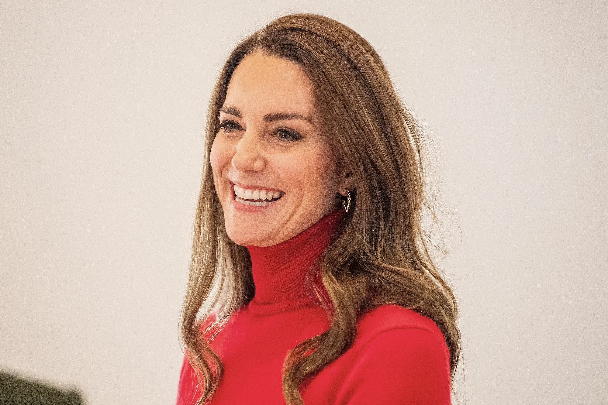 duchess-kate-middleton-red-turtleneck